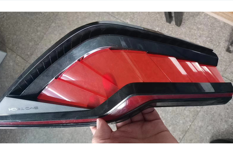 車燈邊框光澤度總不達(dá)標(biāo)？高光黑PC材料是關(guān)鍵